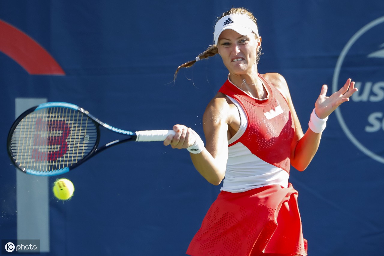 崭露头角的 崭露头角的