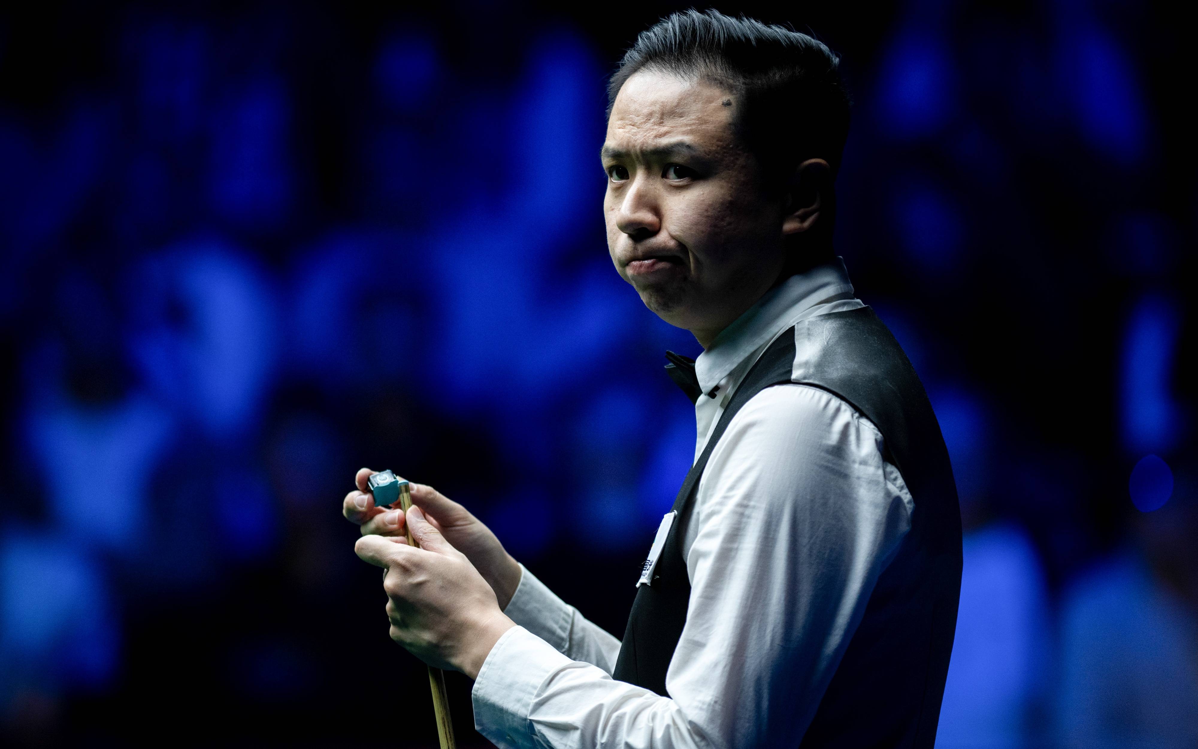 左右脚与头 左右脚与头